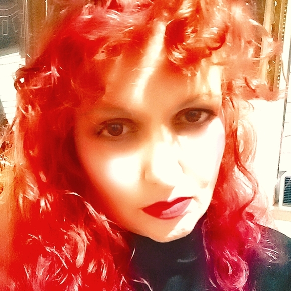 Meet your Posher, Rae - Picture 1 of 4